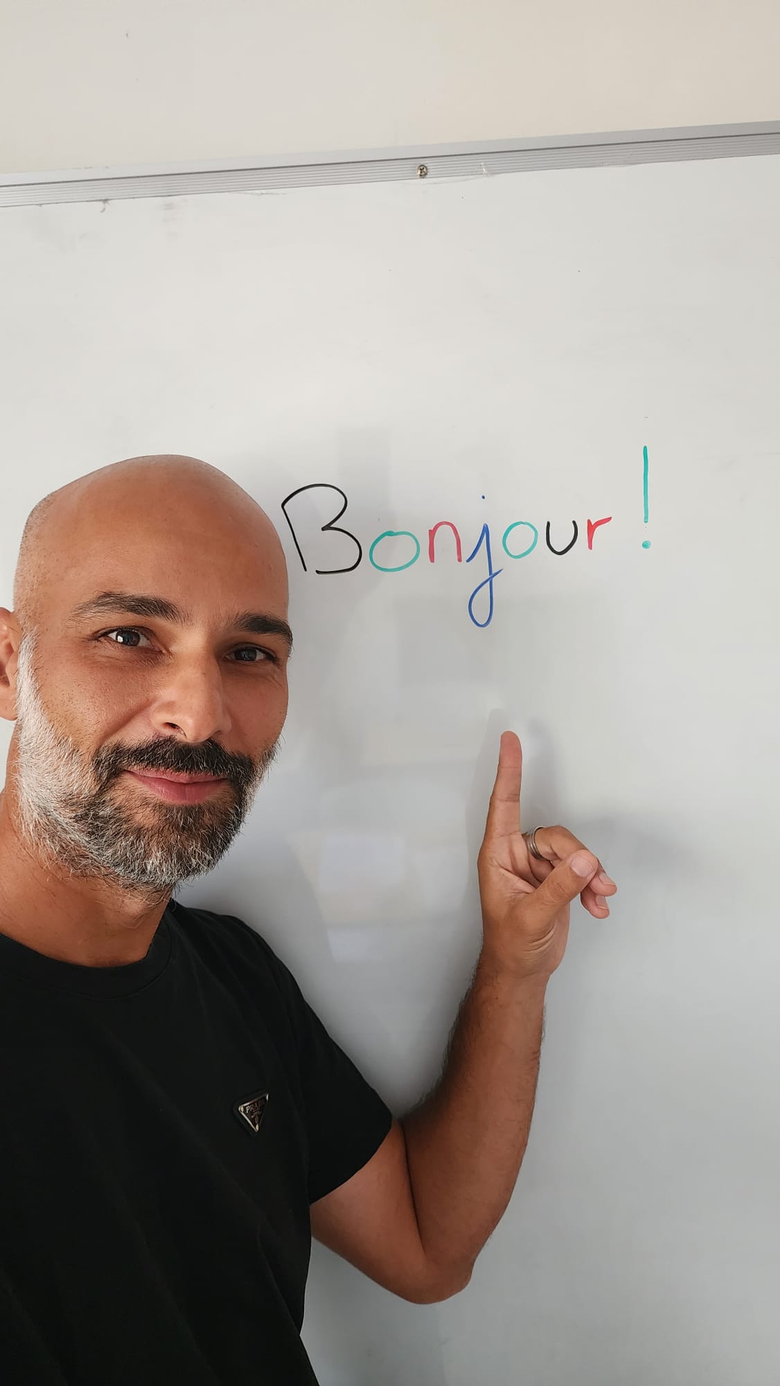 Amine, French teacher
